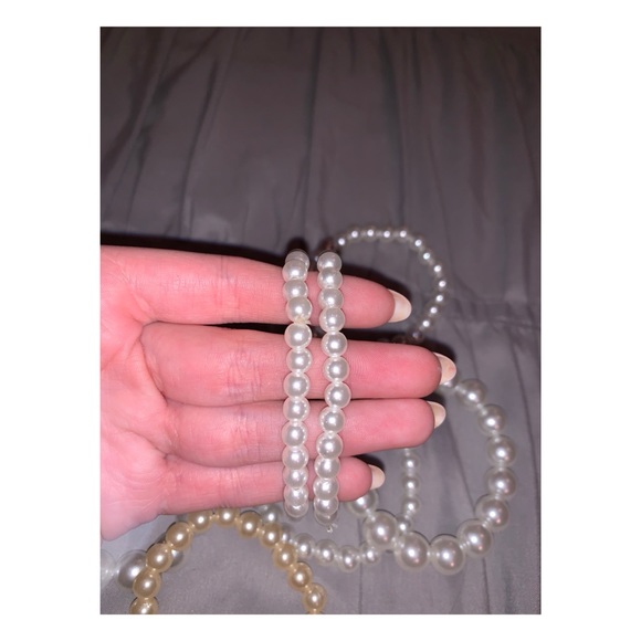SOLD - Various Sizes Pearl Bracelets - Picture 4 of 5